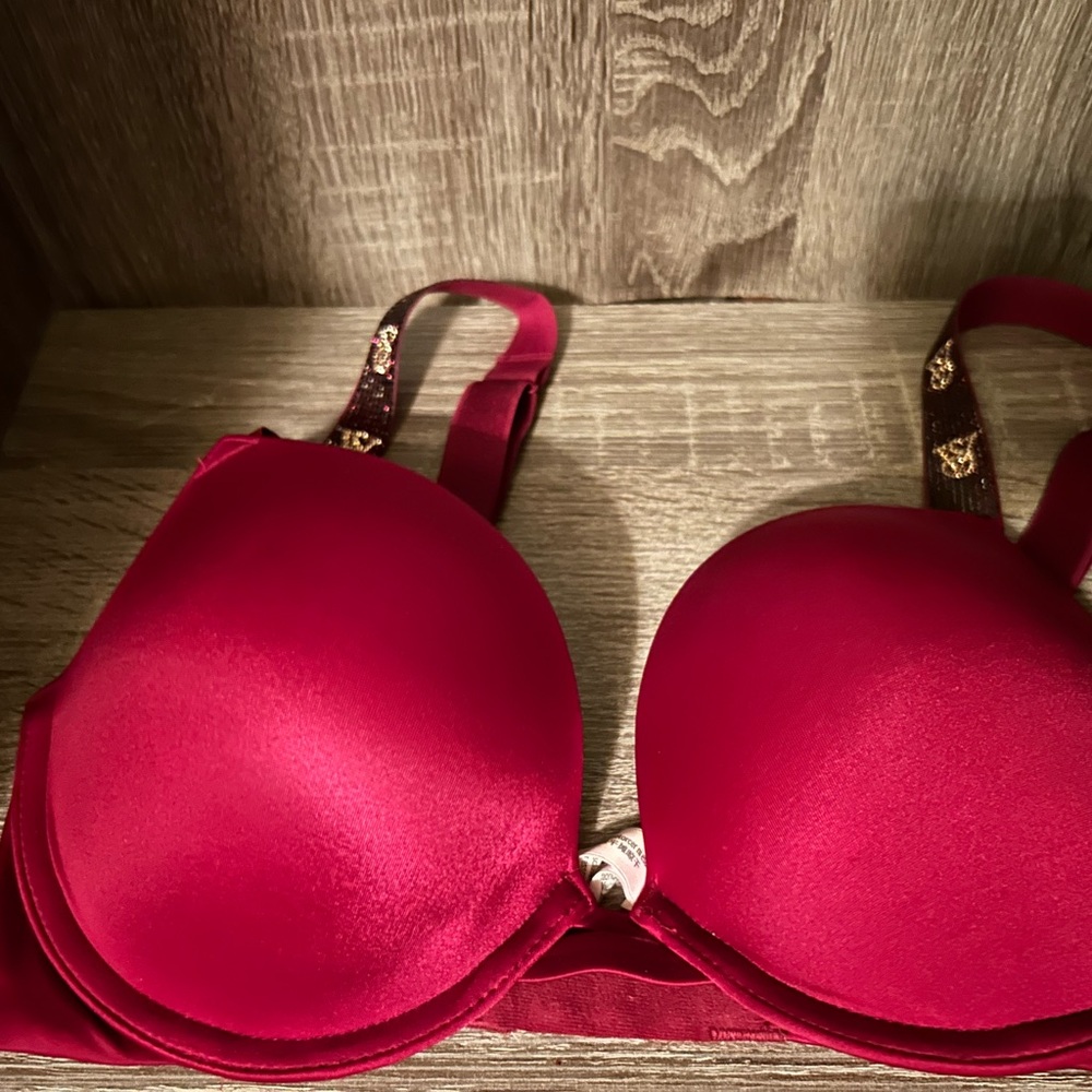 Victoria's Secret Vibrant Red Bra
